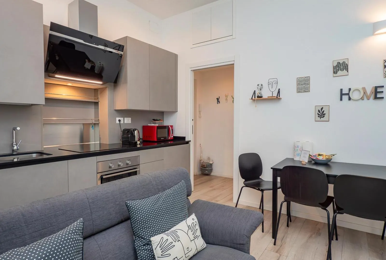 Minimal Chic - 7Sundays Apartment Milan 0*,  Italy